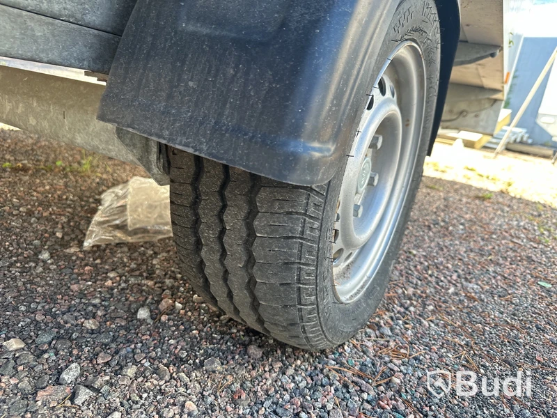 Personalvagn Vezeko 1300 kg, -2019