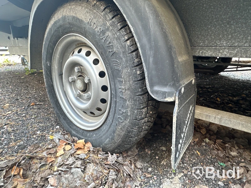 Personalvagn Vezeko 2700 kg -2018