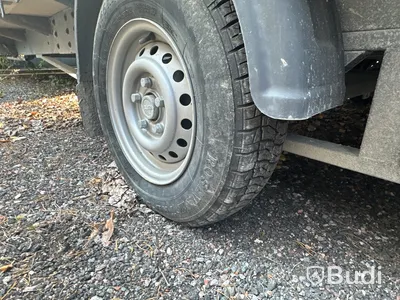 Personalvagn Vezeko 2700 kg -2018