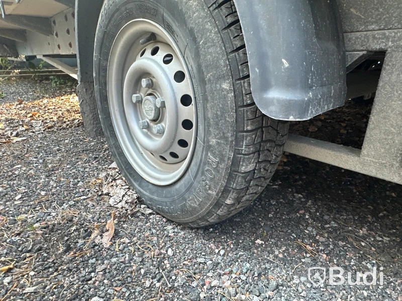 Personalvagn Vezeko 2700 kg -2018