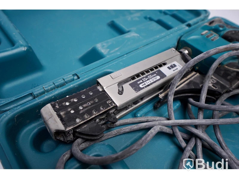 Makita 6842 skruvautomat