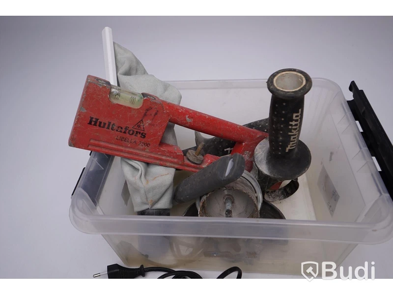 Batteriladdare samt diverse verktyg
