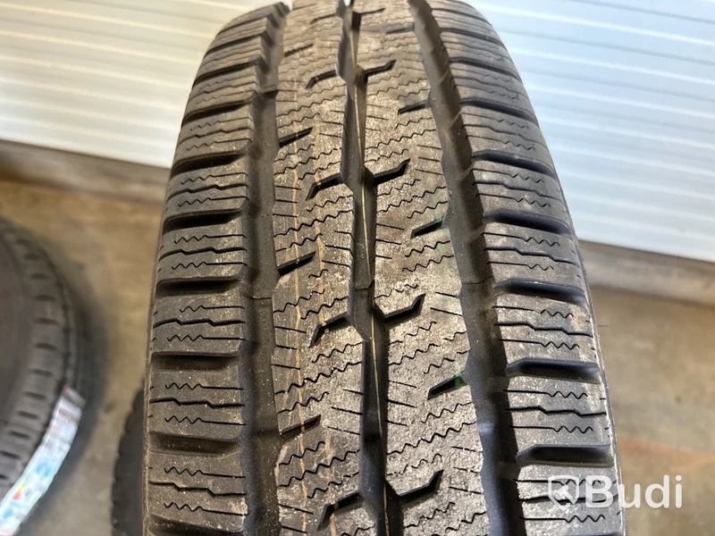 2 st däck Toyo 205/75 R16C (Nya)