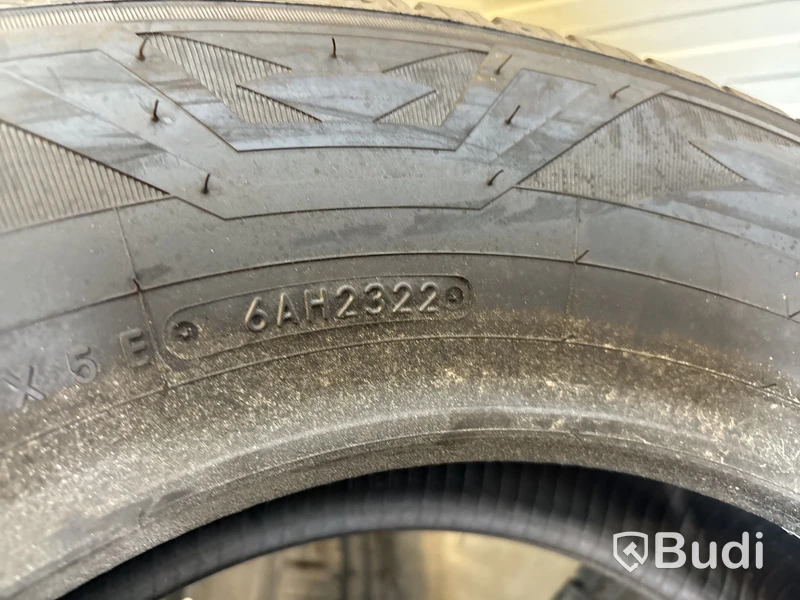 2 st däck Toyo 205/75 R16C (Nya)