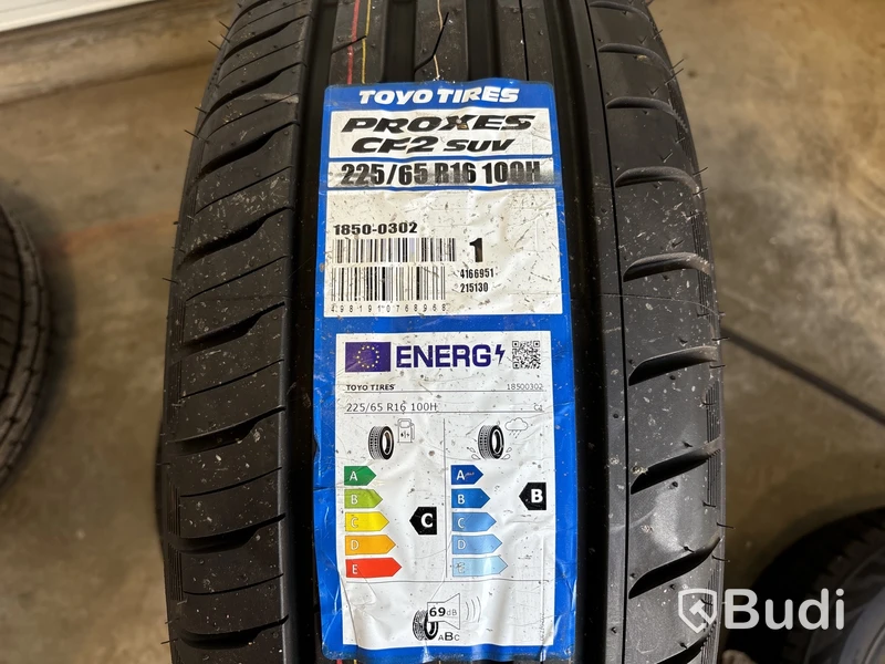 2 st däck Toyo 225/65 R16 (Nya)