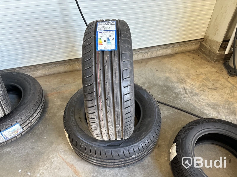 2 st däck Toyo 225/65 R16 (Nya)
