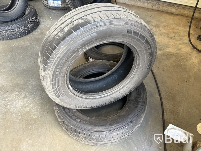 2 st däck Pirelli 225/65 R16C