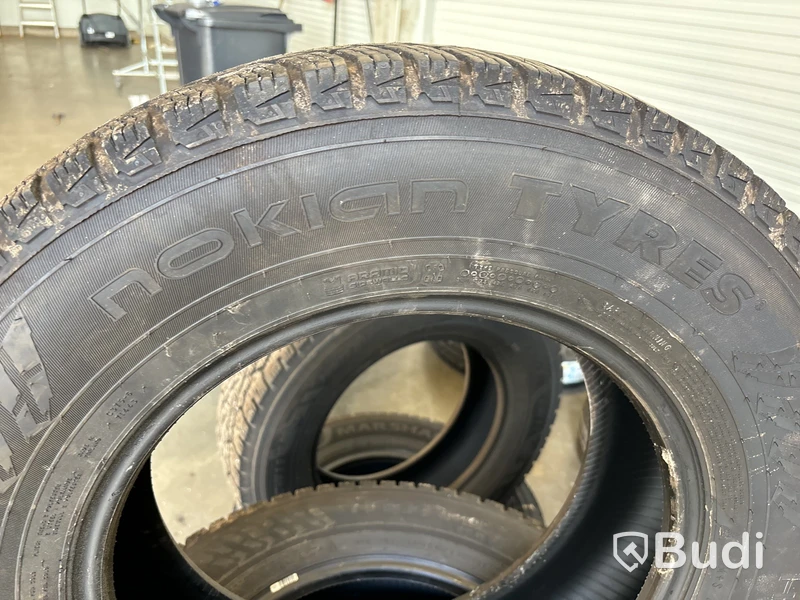 4 st däck Nokian 205/75 R16C