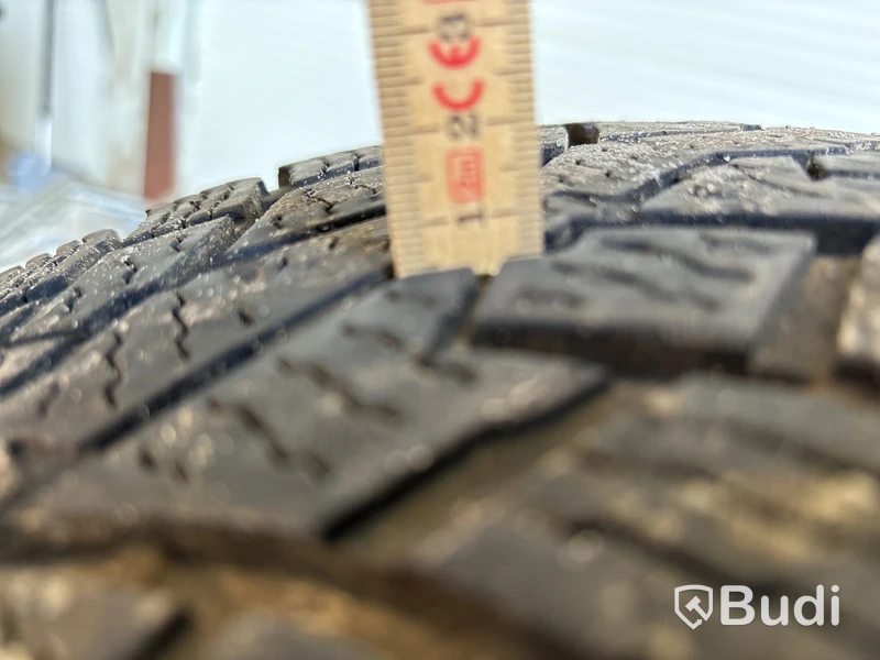 4 st däck Nokian 205/75 R16C