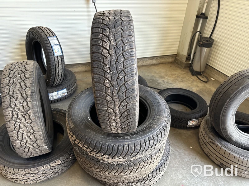 4 st däck Nokian 205/75 R16C
