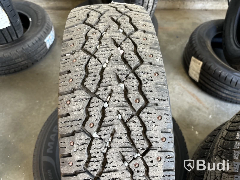 2 st däck Marshal 205/75 R16C