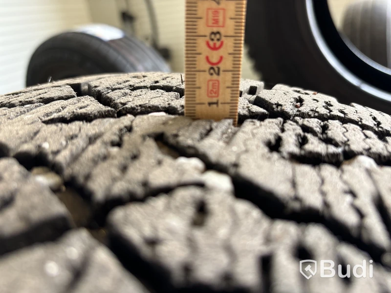 2 st däck Marshal 205/75 R16C