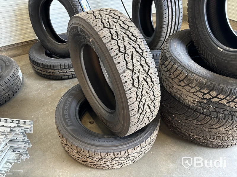 2 st däck Marshal 205/75 R16C