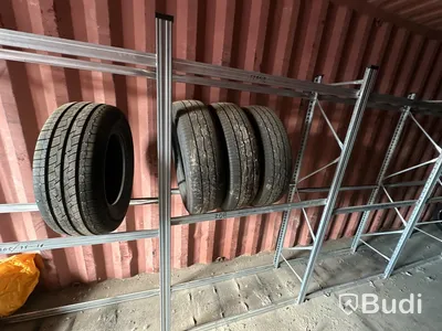 40-fots container med däckställ och hjul