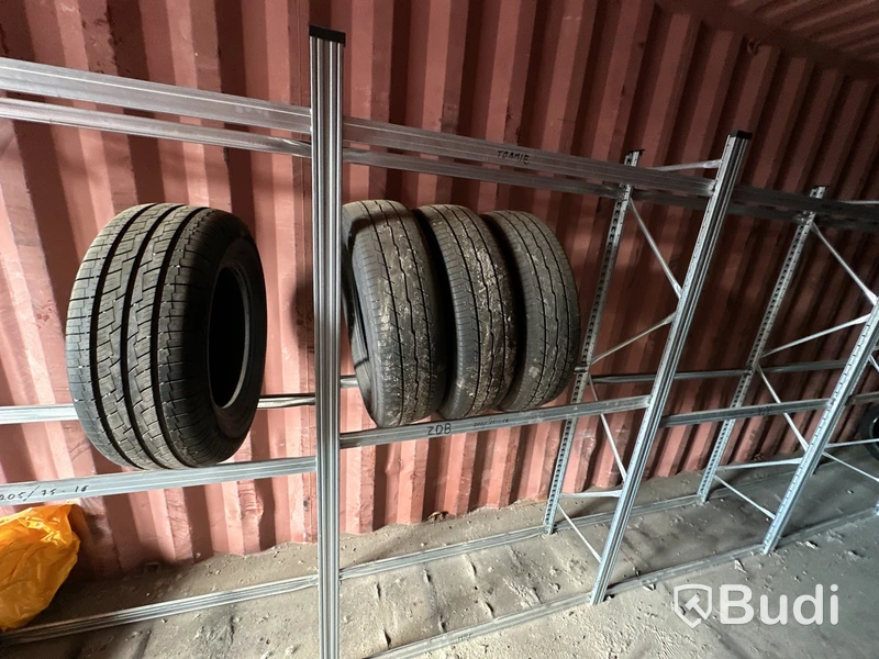 40-fots container med däckställ och hjul