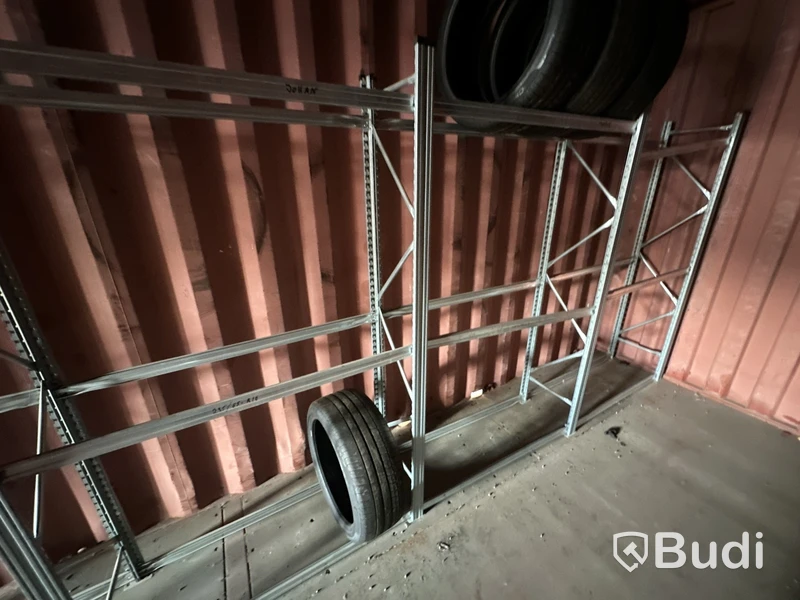 40-fots container med däckställ och hjul