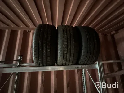 40-fots container med däckställ och hjul