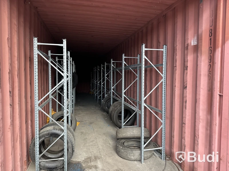 40-fots container med däckställ och hjul