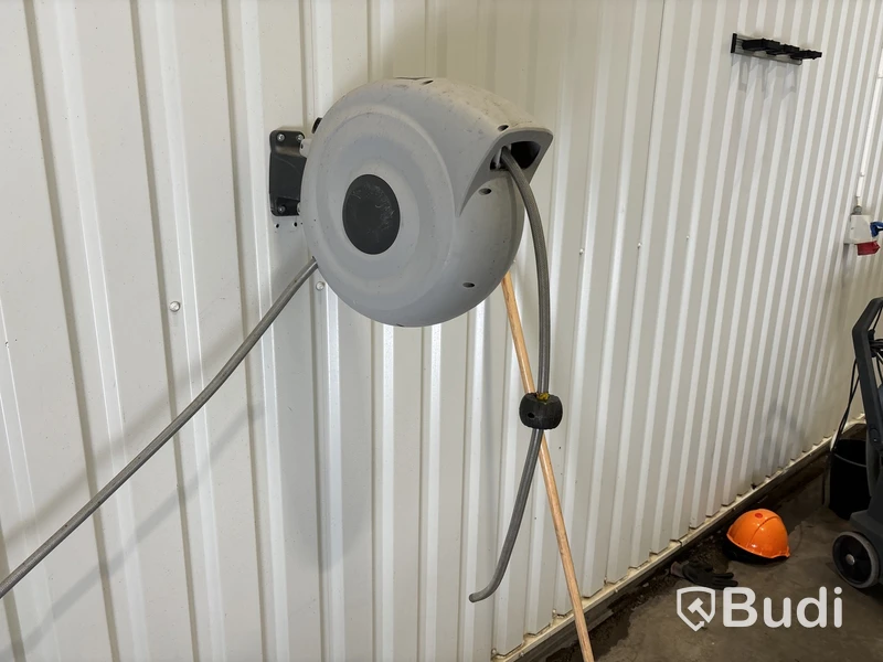 Avfettning med pump samt slangvinda.