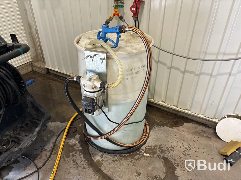 Avfettning med pump samt slangvinda.