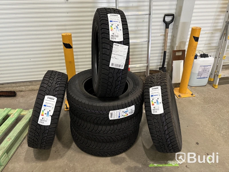 6 st däck Nokian 205/75 R16C (Nya)