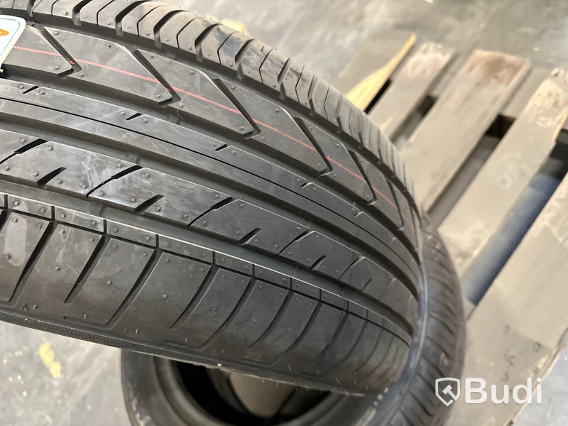 2 st däck Nordex225/55R16 (Nya)