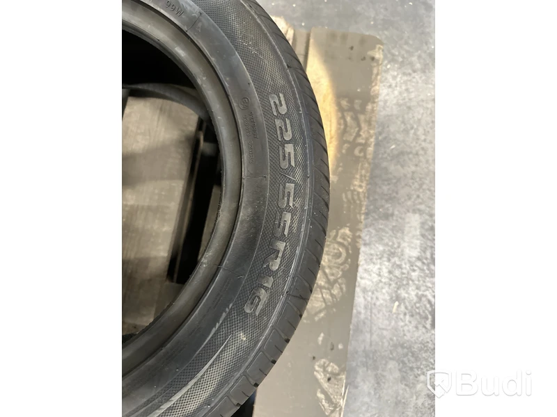 2 st däck Nordex225/55R16 (Nya)
