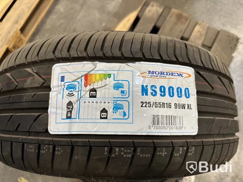 2 st däck Nordex225/55R16 (Nya)