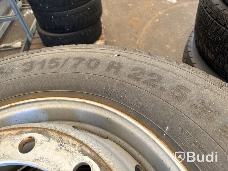 4 st lastbilshjul 315/70 R 22,5
