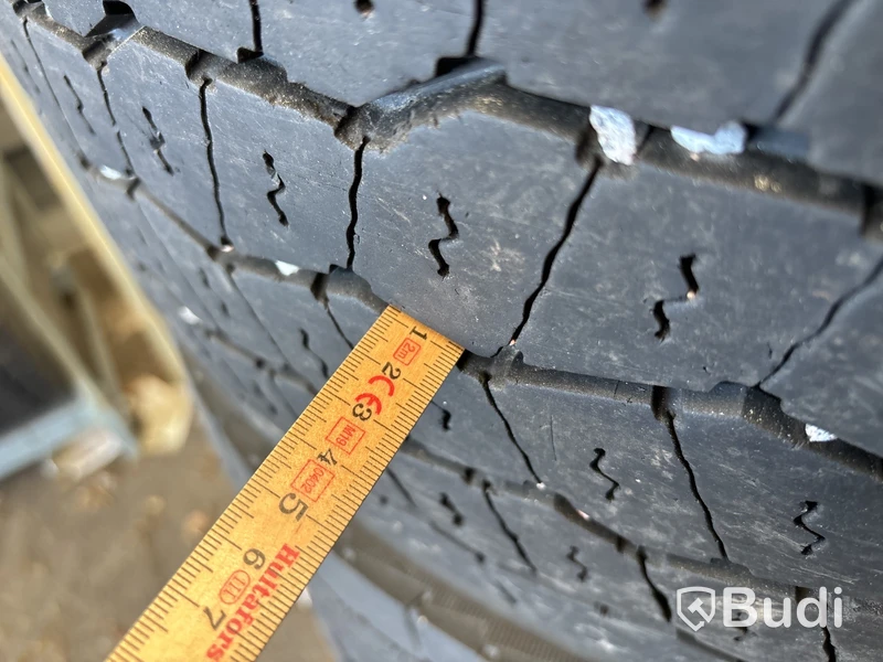 4 st lastbilshjul 315/70 R 22,5