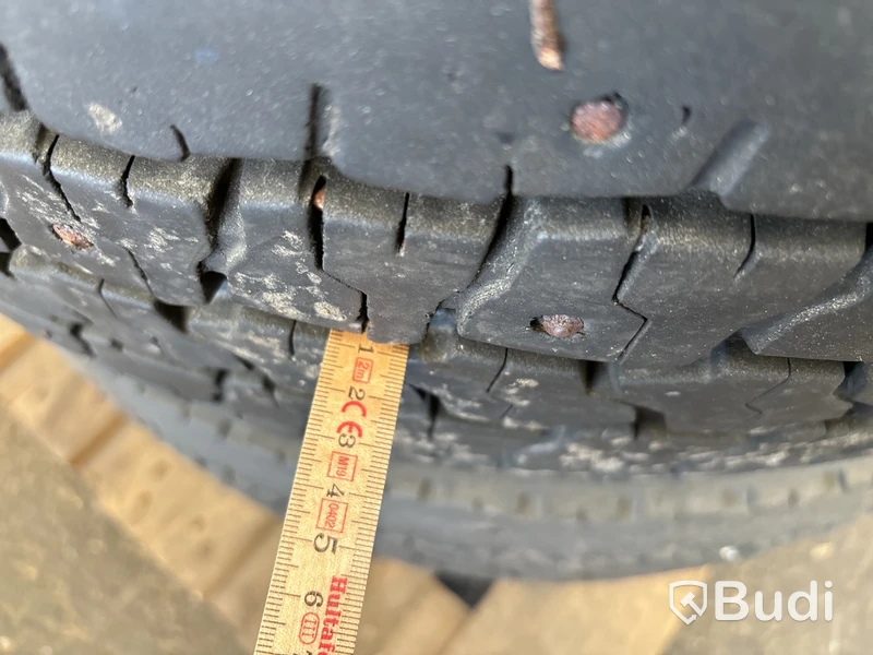 4 st lastbilshjul 315/70 R 22,5, dubbade