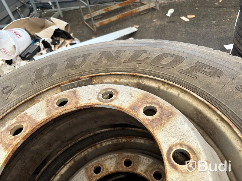 4 st lastbilshjul 315/70 R 22,5, dubbade