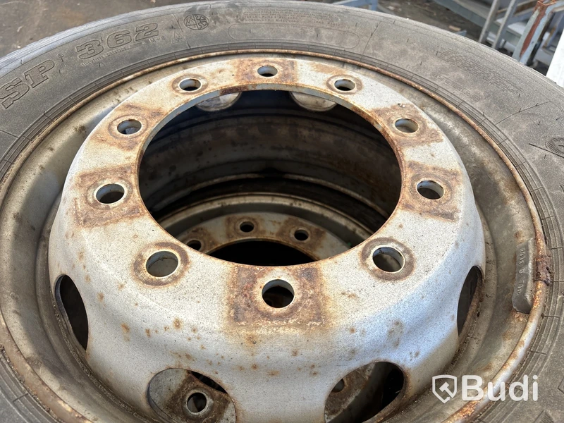4 st lastbilshjul 315/70 R 22,5, dubbade