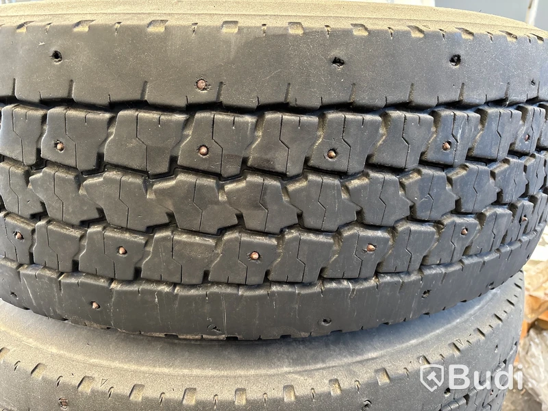 4 st lastbilshjul 315/70 R 22,5, dubbade