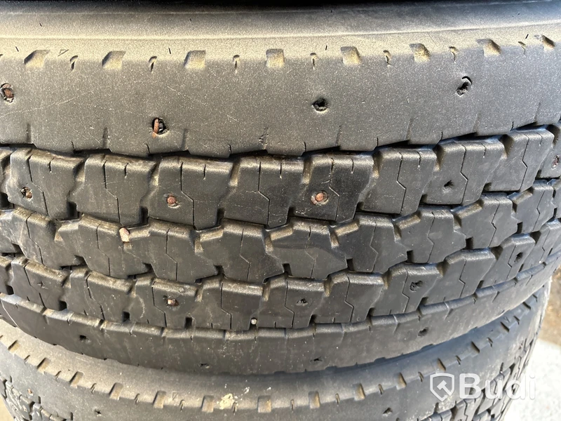4 st lastbilshjul 315/70 R 22,5, dubbade