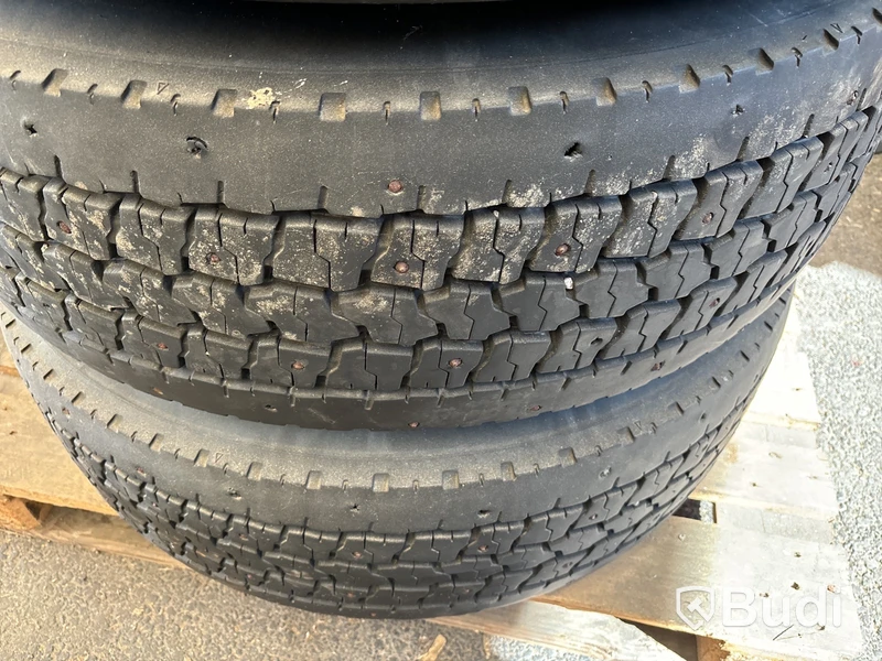 4 st lastbilshjul 315/70 R 22,5, dubbade