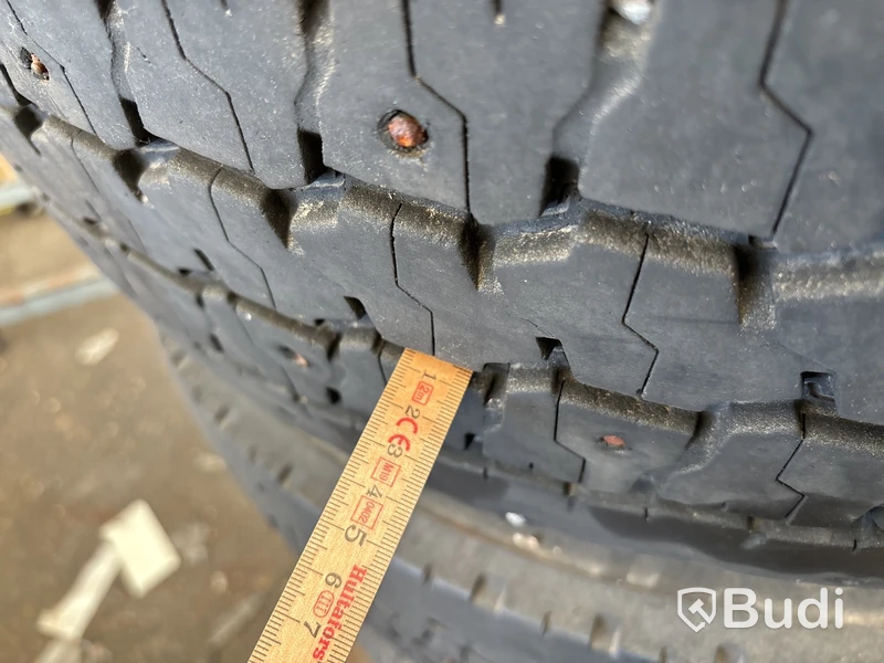 4 st lastbilshjul 315/70 R 22,5, dubbade