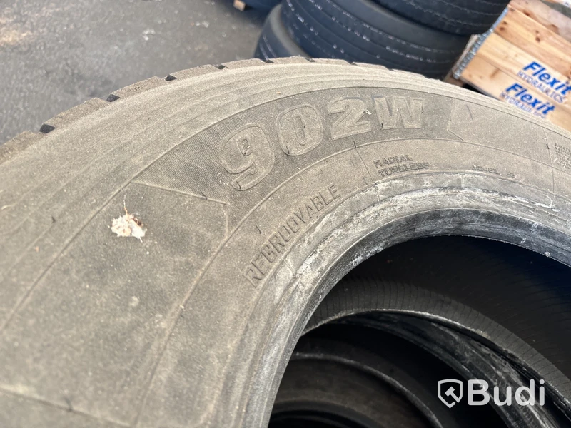 4 st lastbilsdäck 315/70 R 22,5