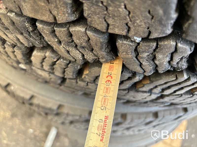 4 st lastbilsdäck 315/70 R 22,5