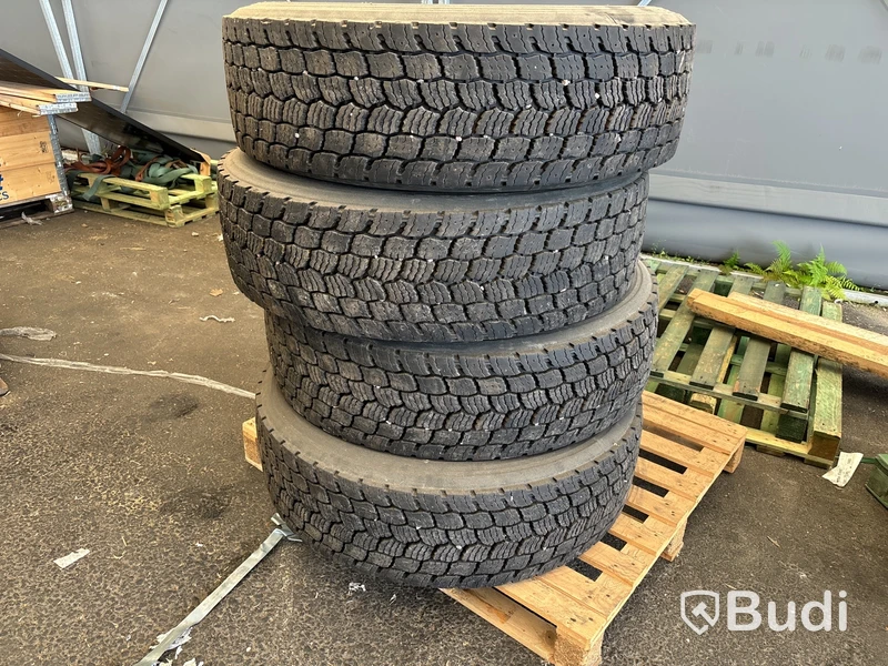 4 st lastbilsdäck 315/70 R 22,5