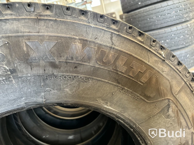 4 st lastbilsdäck 315/70 R 22,5