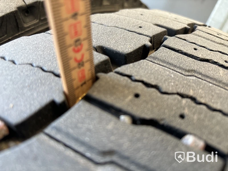 4 st lastbilsdäck 315/70 R 22,5