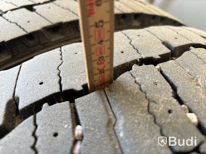 4 st lastbilsdäck 315/70 R 22,5