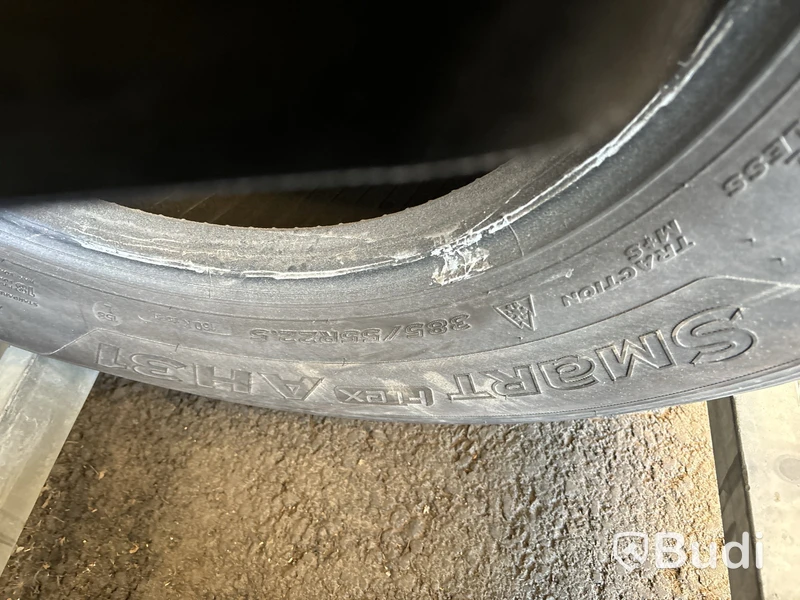 2 st lastbilsdäck 385/55 R 22,5