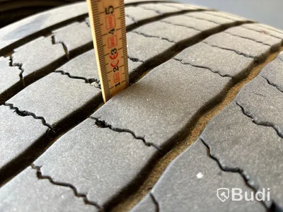 2 st lastbilsdäck 385/55 R 22,5