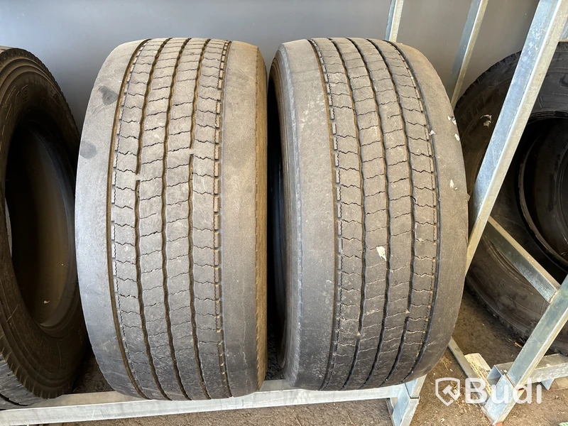 2 st lastbilsdäck 385/55 R 22,5