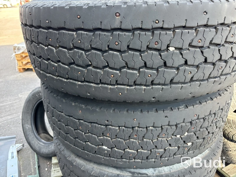 4 st lastbilshjul, 315/70 R 22,5 dubbade