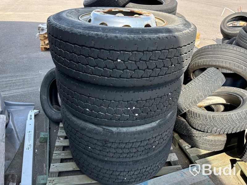 4 st lastbilshjul, 315/70 R 22,5 dubbade