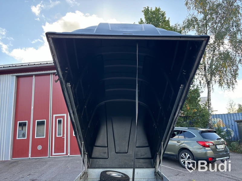 Släpvagn med kåpa Majava M 5032 LJ | 2016