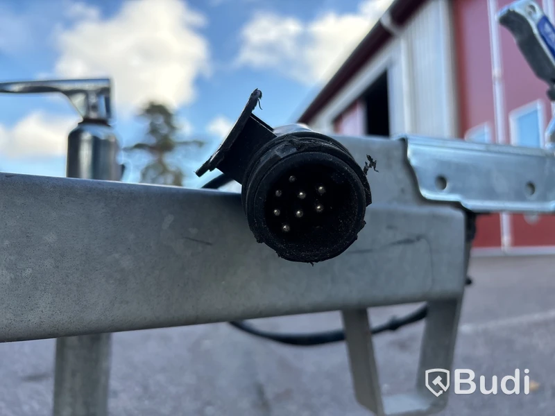 Släpvagn med kåpa Majava M 5032 LJ | 2016